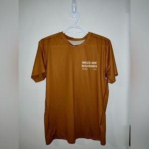 NWOT Doxa Run - ‘MILES ARE SOUVENIRS’ Troy TShirt - Size S